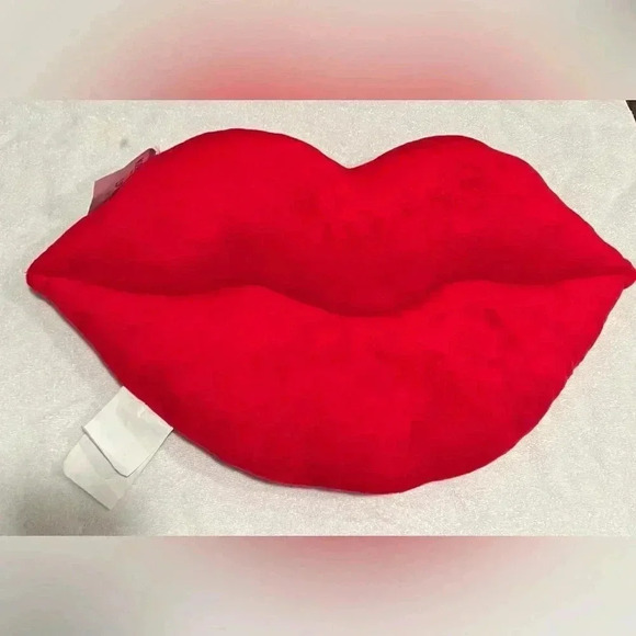 Room 2 Room | plush lip shaped pillow. - Picture 2 of 7